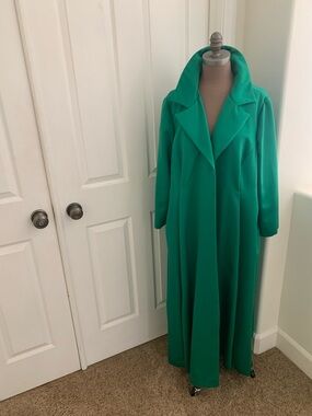 Elegant Emerald/Kelly Green Long Women's Dress Opera Coat